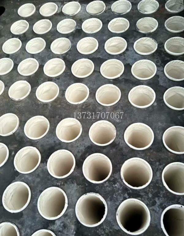 不畏嚴寒搶工期 除塵布袋更（gèng）換完（wán）畢