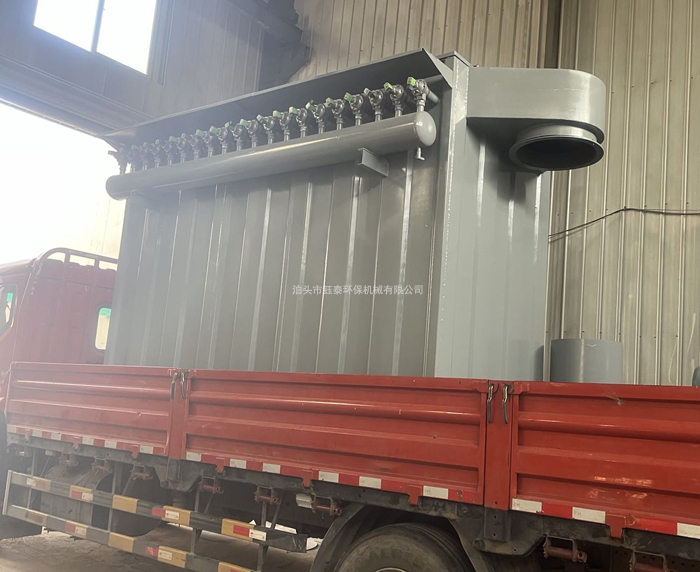 江蘇常州電力設備配套電廠（chǎng）庫頂DMC-160布袋除塵器發貨（huò）